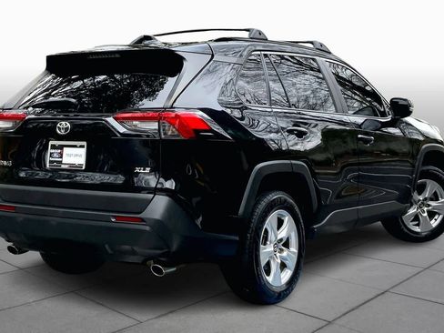 Used 2020 Toyota RAV4 XLE image 12