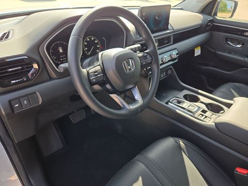 Used 2025 Honda Pilot EX-L image 12