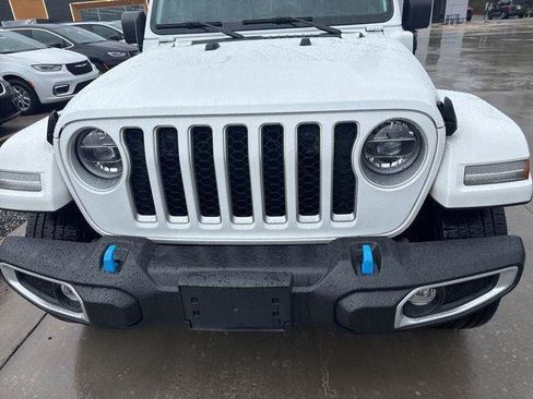 Used 2022 Jeep Wrangler Unlimited Sahara w/ Cold Weather Group AWD/4WD image 13