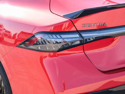 Used 2027 Nissan Sentra SR w/ Floor Mat Package FWD image 6