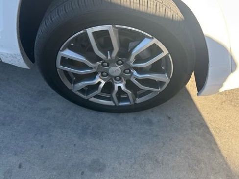 Used 2022 GMC Terrain Denali image 3