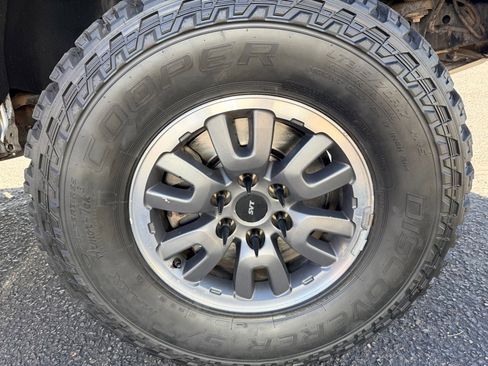 Used 2011 Ford F150 Raptor image 41