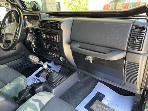 Used 2004 Jeep Wrangler X w/ Convenience Group AWD/4WD image 37