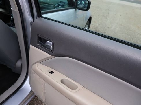 Used 2012 Ford Fusion S FWD image 25