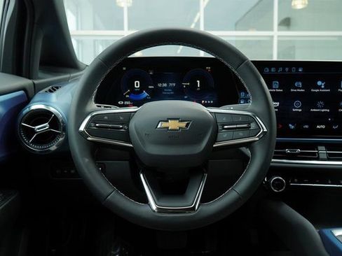 New 2025 Chevrolet Equinox EV LT image 15
