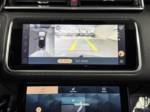 Used 2021 Land Rover Range Rover Velar R-Dynamic S image 32