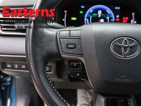 Used 2025 Toyota Camry SE FWD image 14