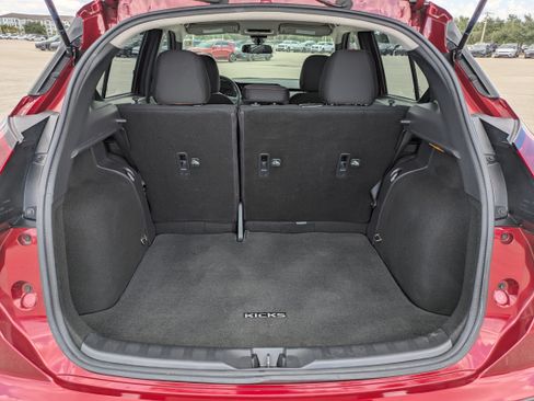 Used 2021 Nissan Kicks SR FWD image 13
