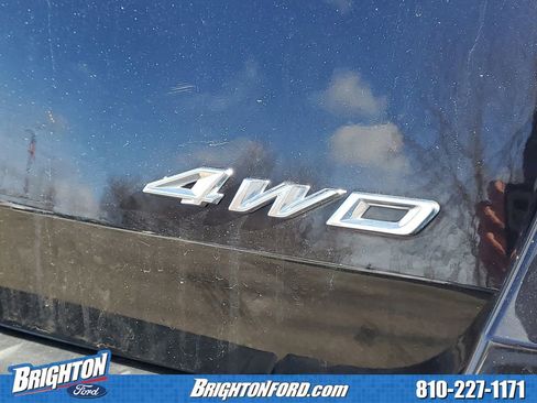 Used 2022 Ford Explorer XLT image 6