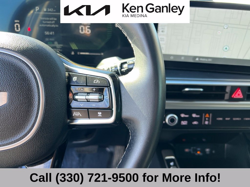 Certified 2024 Kia Sorento S w/ Panoramic Sunroof Package AWD/4WD image 30