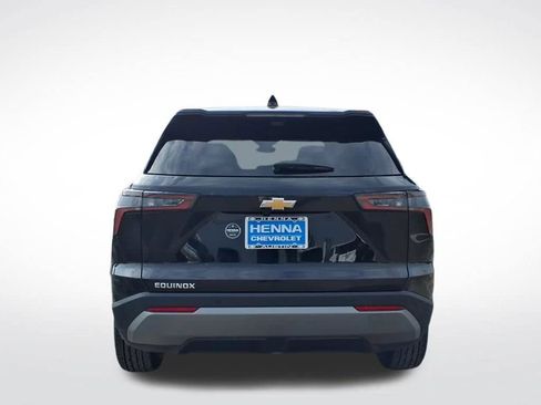 New 2026 Chevrolet Equinox LT w/ Convenience Package II FWD image 4