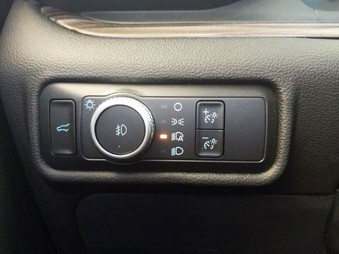 Used 2022 Ford Explorer Limited w/ Equipment Group 301A AWD/4WD image 27