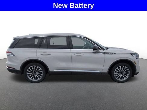 Used 2020 Lincoln Aviator Reserve w/ Elements Package Plus AWD/4WD image 2