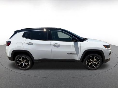 Used 2025 Jeep Compass Limited AWD/4WD image 16