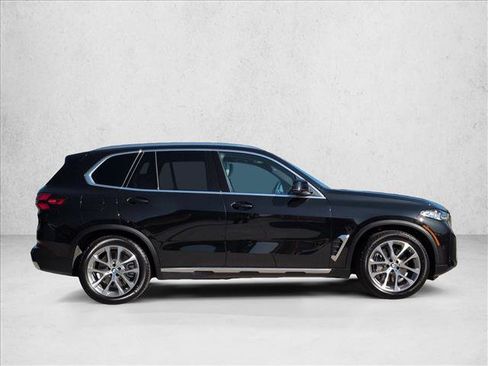 Used 2026 BMW X5 xDrive50e w/ Climate Comfort Package AWD/4WD image 4