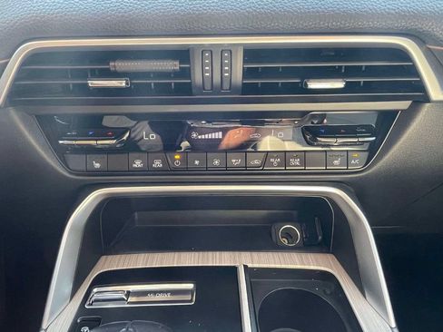 Used 2024 MAZDA CX-90 Plug-In Hybrid w/ Preferred AWD/4WD image 29