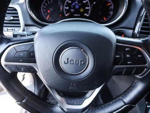 Used 2019 Jeep Grand Cherokee Altitude AWD/4WD image 34