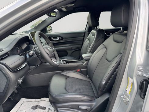 New 2026 Jeep Compass Latitude image 24