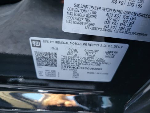 Used 2025 GMC Sierra 1500 Elevation w/ LPO, Elevation Black Package image 30