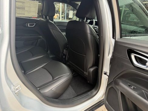 New 2026 Jeep Compass Latitude image 28