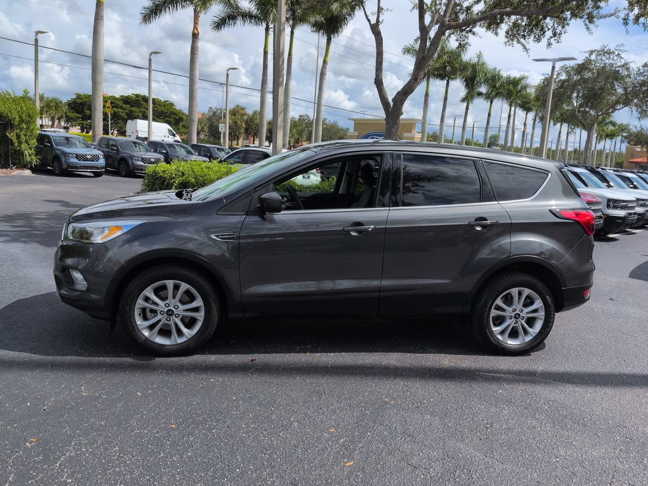 Used 2019 Ford Escape SE FWD image 7