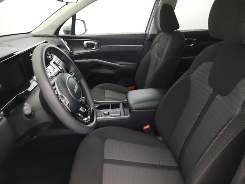 Used 2022 Kia Sorento LX image 16