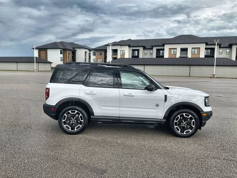 Used 2023 Ford Bronco Sport Outer Banks w/ Tech Package AWD/4WD image 13
