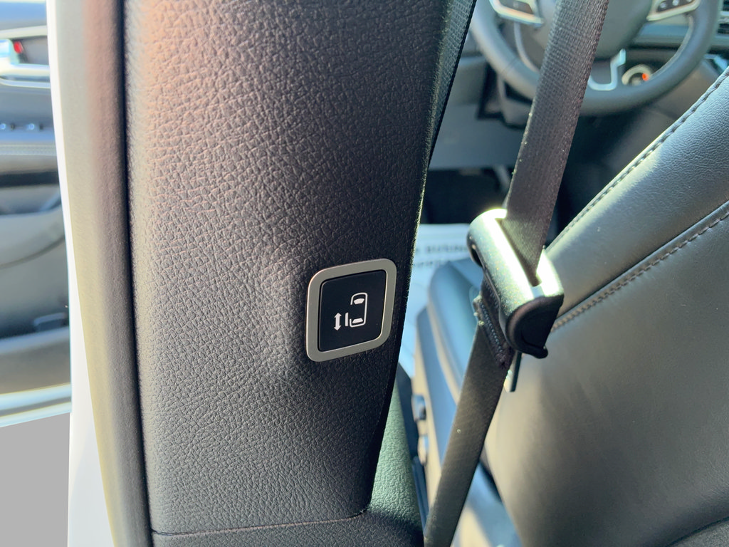 New 2027 Chrysler Pacifica Select FWD image 19
