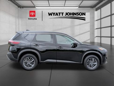 Used 2023 Nissan Rogue S AWD/4WD image 6