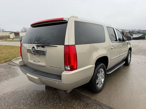 Used 2009 Cadillac Escalade ESV AWD image 5