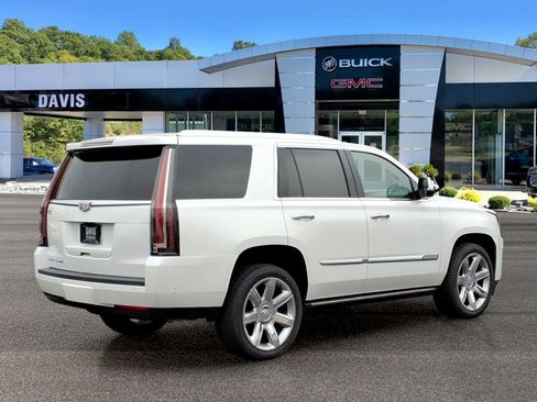 Used 2020 Cadillac Escalade Premium Luxury AWD/4WD image 6