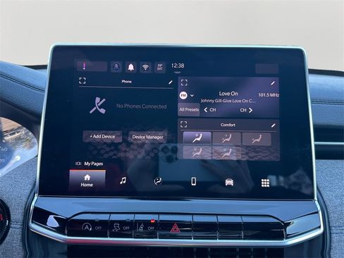 Used 2024 Jeep Compass Latitude image 18