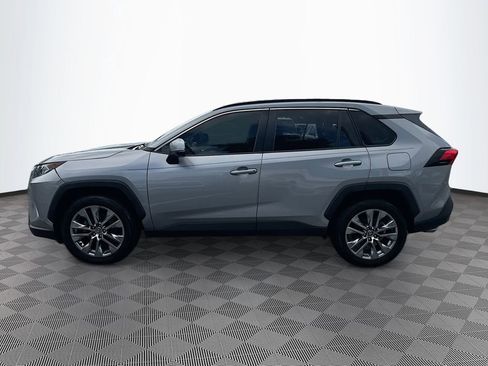 Used 2021 Toyota RAV4 XLE Premium FWD image 9