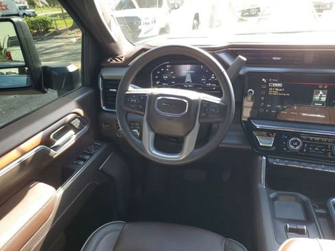 Used 2025 GMC Sierra 2500 Denali w/ Denali Reserve Package image 13