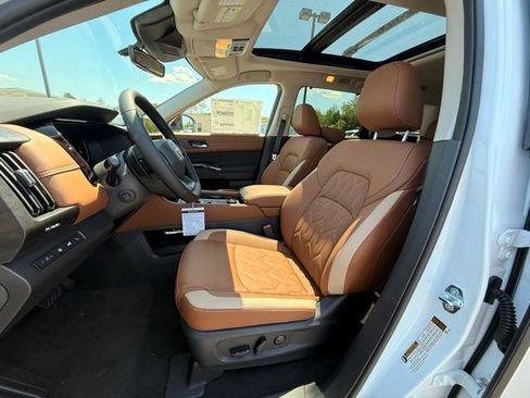 New 2026 Nissan Pathfinder Platinum w/ Cargo Package AWD/4WD image 12