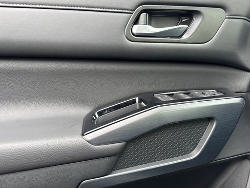 New 2025 Nissan Pathfinder SL image 10