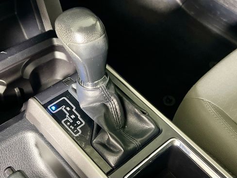 Used 2018 Toyota Tacoma SR5 image 24