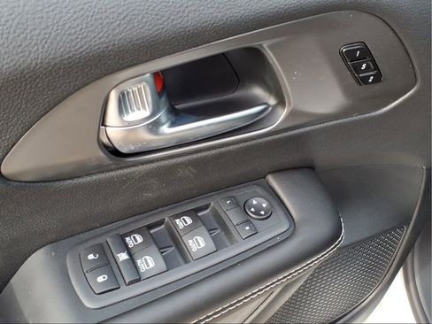 New 2026 Chrysler Pacifica Select image 17