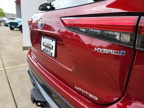 Used 2022 Toyota Highlander Limited AWD/4WD image 13