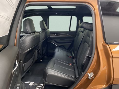 Used 2026 Jeep Grand Cherokee Limited w/ Limited Altitude Package AWD/4WD image 20