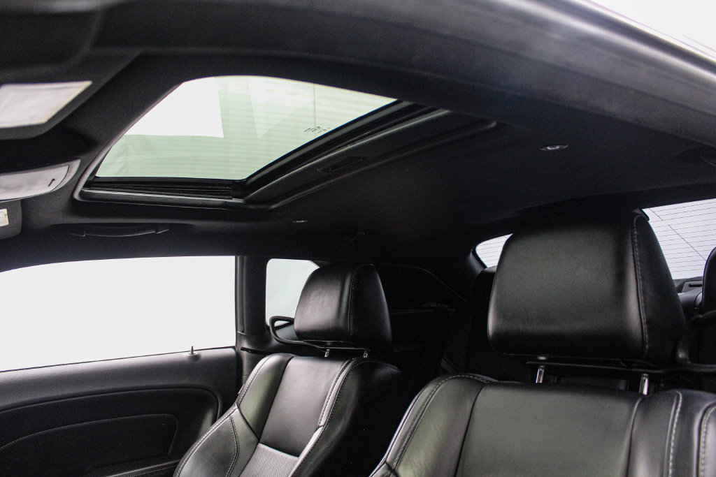 Used 2016 Dodge Challenger R/T RWD image 25