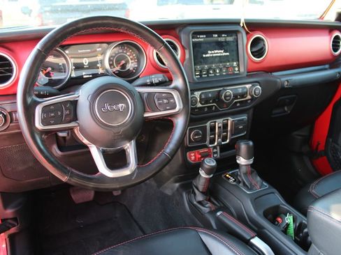 Certified 2020 Jeep Gladiator Rubicon AWD/4WD image 3