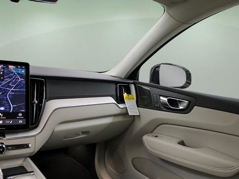 New 2026 Volvo XC60 B5 Ultra w/ Protection Package Premier image 15