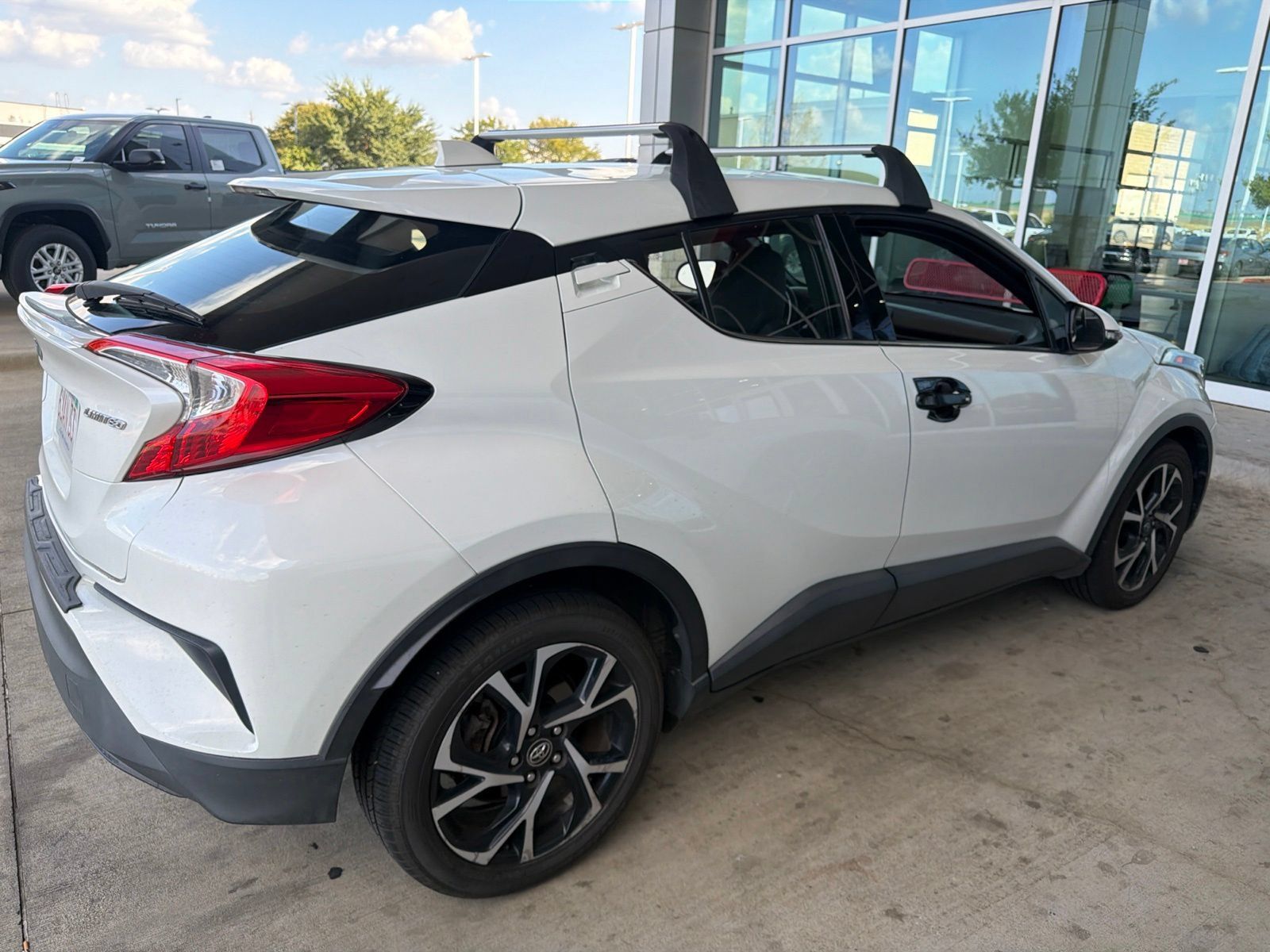 Used 2019 Toyota C-HR Limited FWD image 17