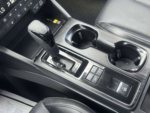Used 2026 Subaru Outback Limited AWD/4WD image 36
