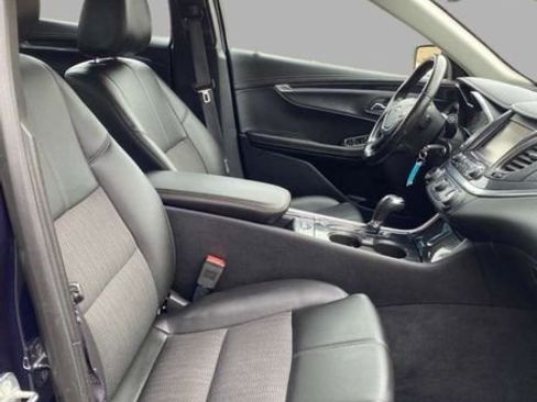 Used 2017 Chevrolet Impala LT w/ Convenience Package image 31