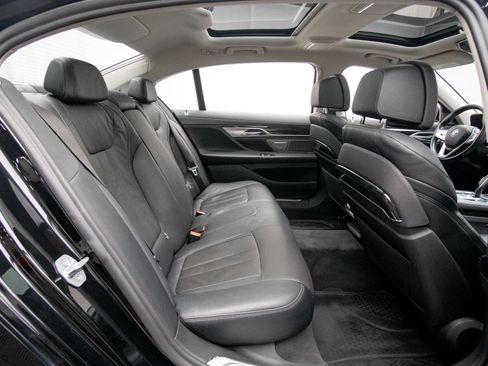 Used 2020 BMW 740i xDrive AWD/4WD image 22