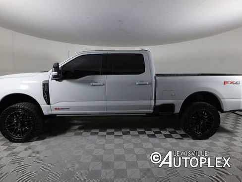 Used 2025 Ford F250 Platinum AWD/4WD image 9