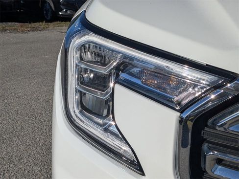 Used 2023 GMC Terrain SLT image 10