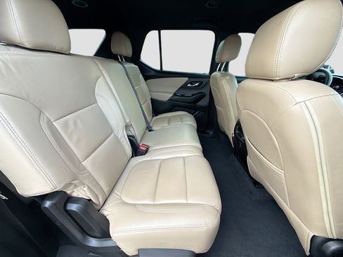 Used 2023 Chevrolet Traverse LS image 29